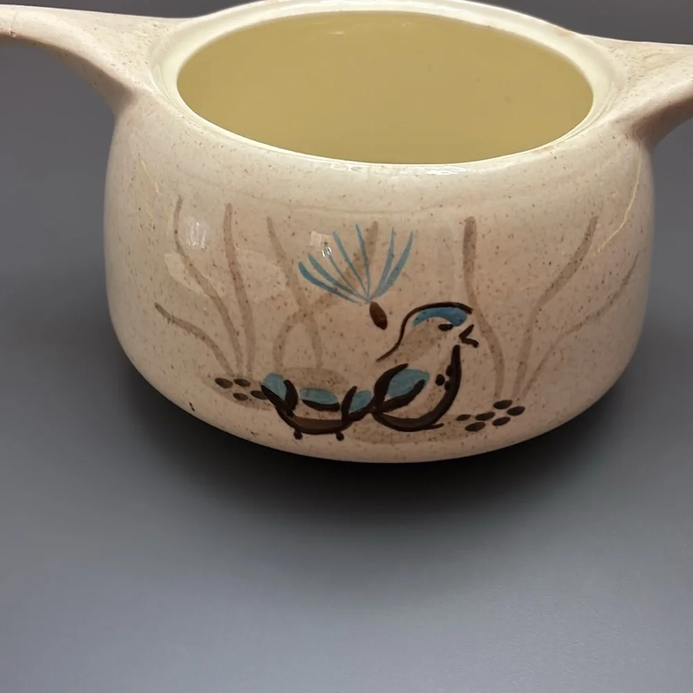 Red Wing Pottery USA Bob White Quail Covered 2 Qt. Casserole Serving Dish -FLAWS
